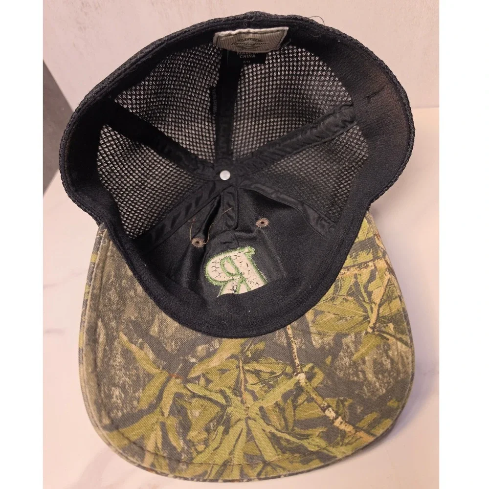 Remington‎ Mens Realtree Camo Trucker Hat Black Mesh Embroidered R Logo S/M Cap